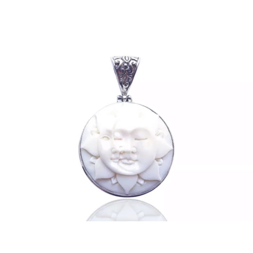 Beauty Carved Sun Face Pendant